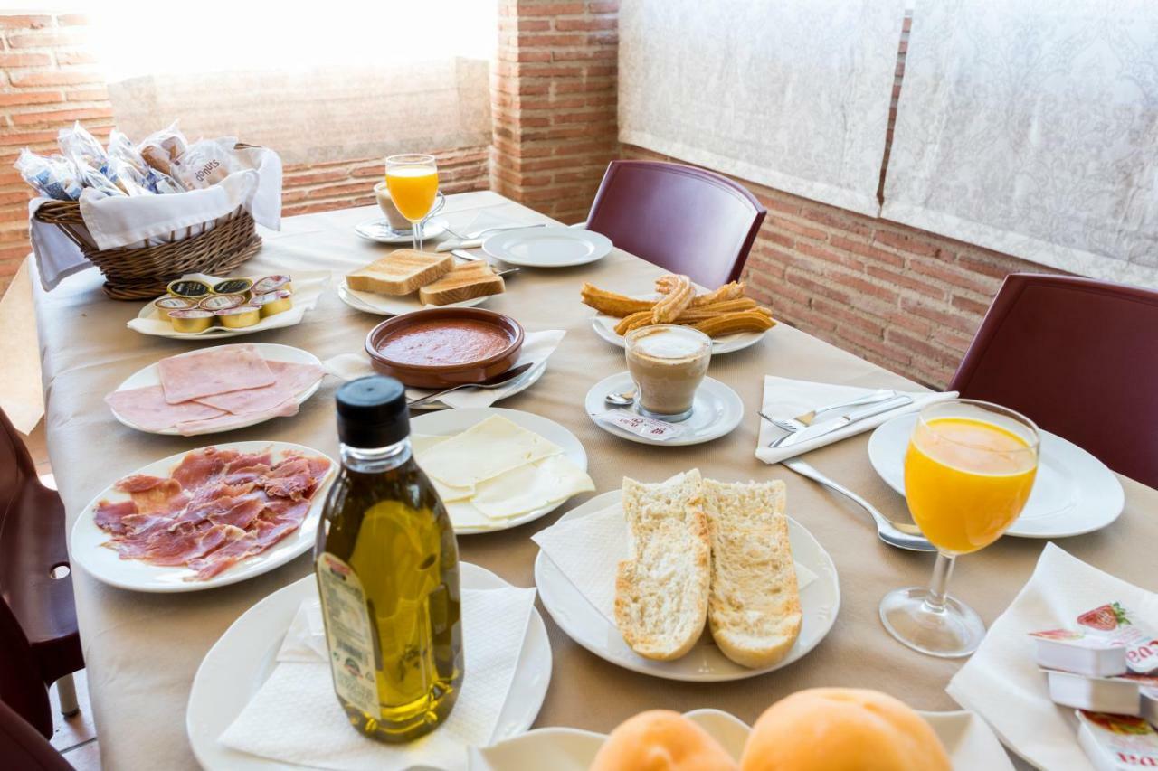 Oyo Hotel Los Alamos Plasencia Εξωτερικό φωτογραφία