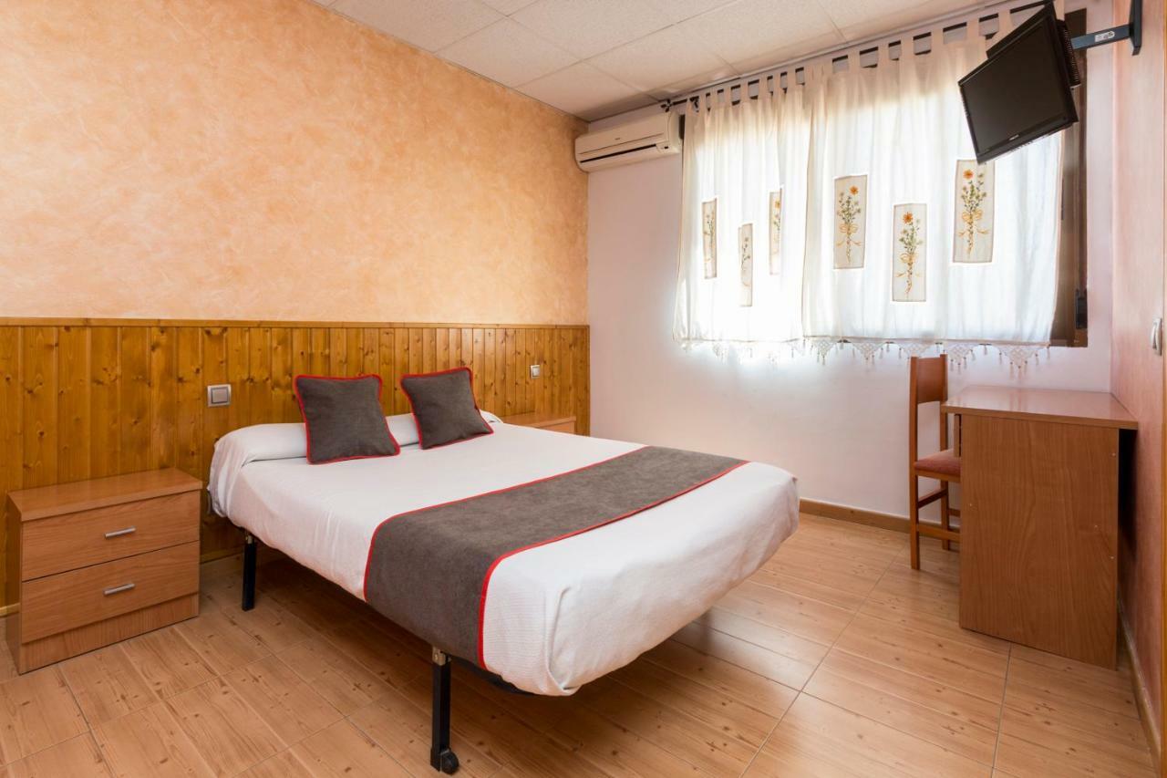 Oyo Hotel Los Alamos Plasencia Εξωτερικό φωτογραφία