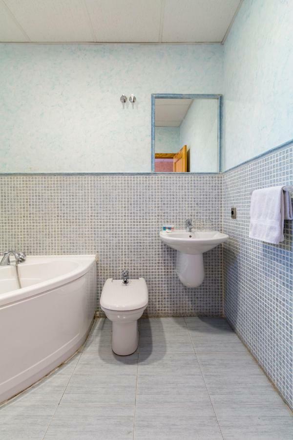 Oyo Hotel Los Alamos Plasencia Εξωτερικό φωτογραφία