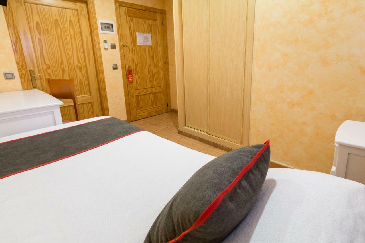 Oyo Hotel Los Alamos Plasencia Εξωτερικό φωτογραφία
