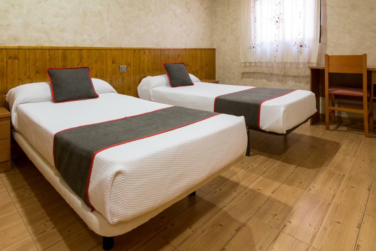 Oyo Hotel Los Alamos Plasencia Εξωτερικό φωτογραφία