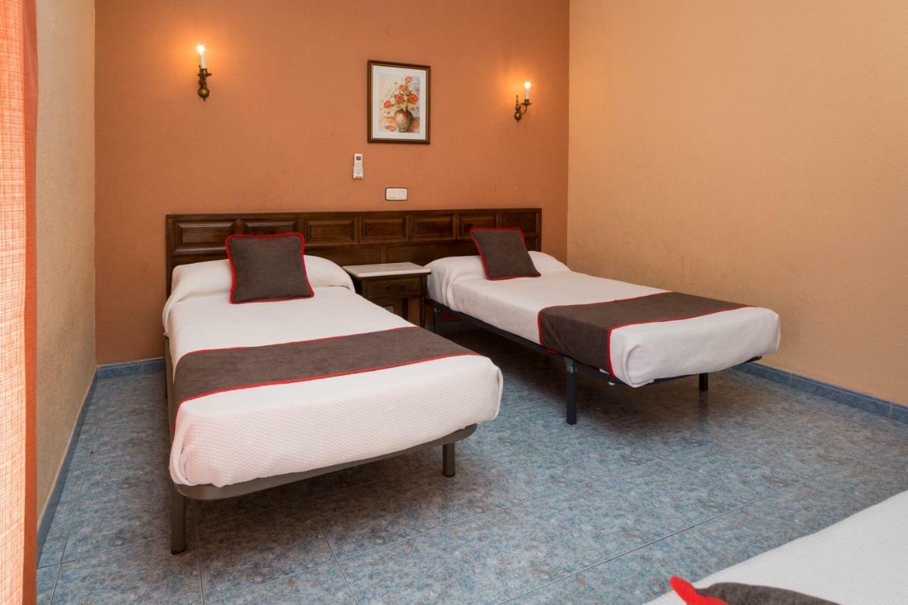Oyo Hotel Los Alamos Plasencia Εξωτερικό φωτογραφία