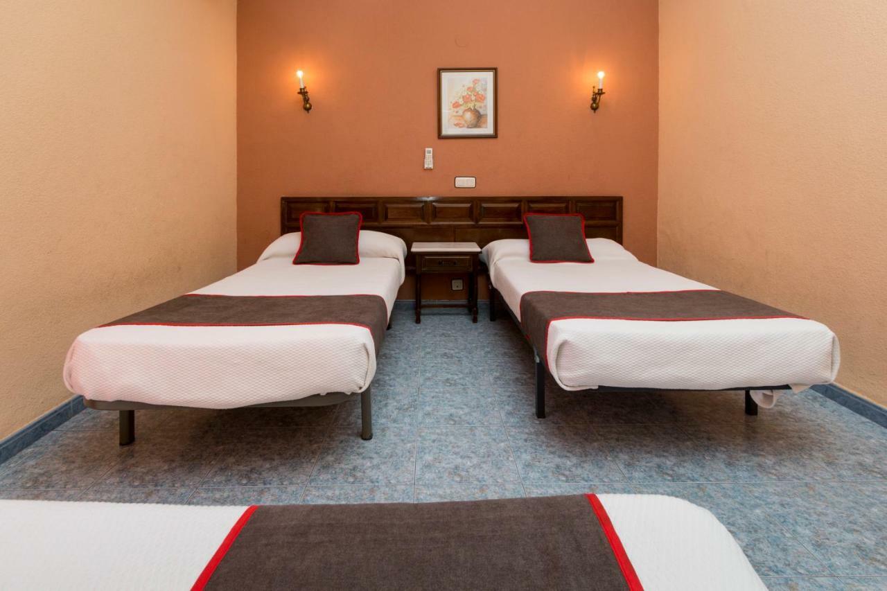 Oyo Hotel Los Alamos Plasencia Εξωτερικό φωτογραφία